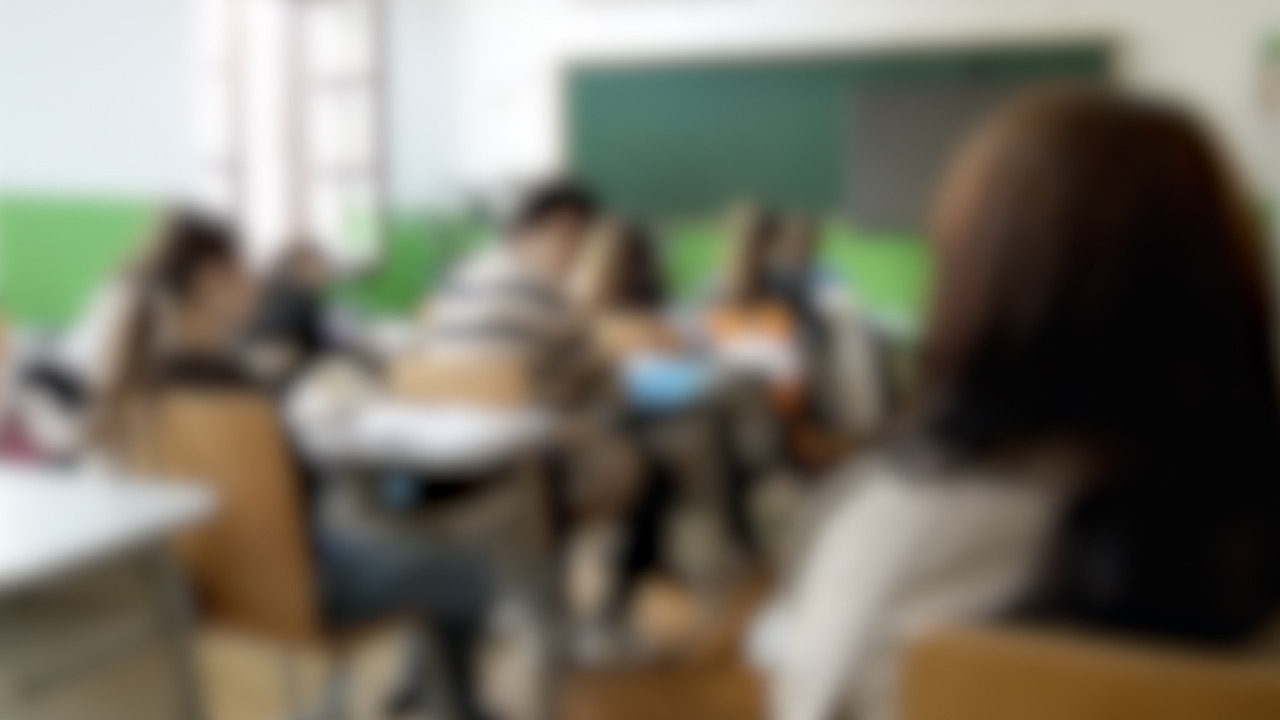 Profesor de engleză din Galați, reținut pentru abuz