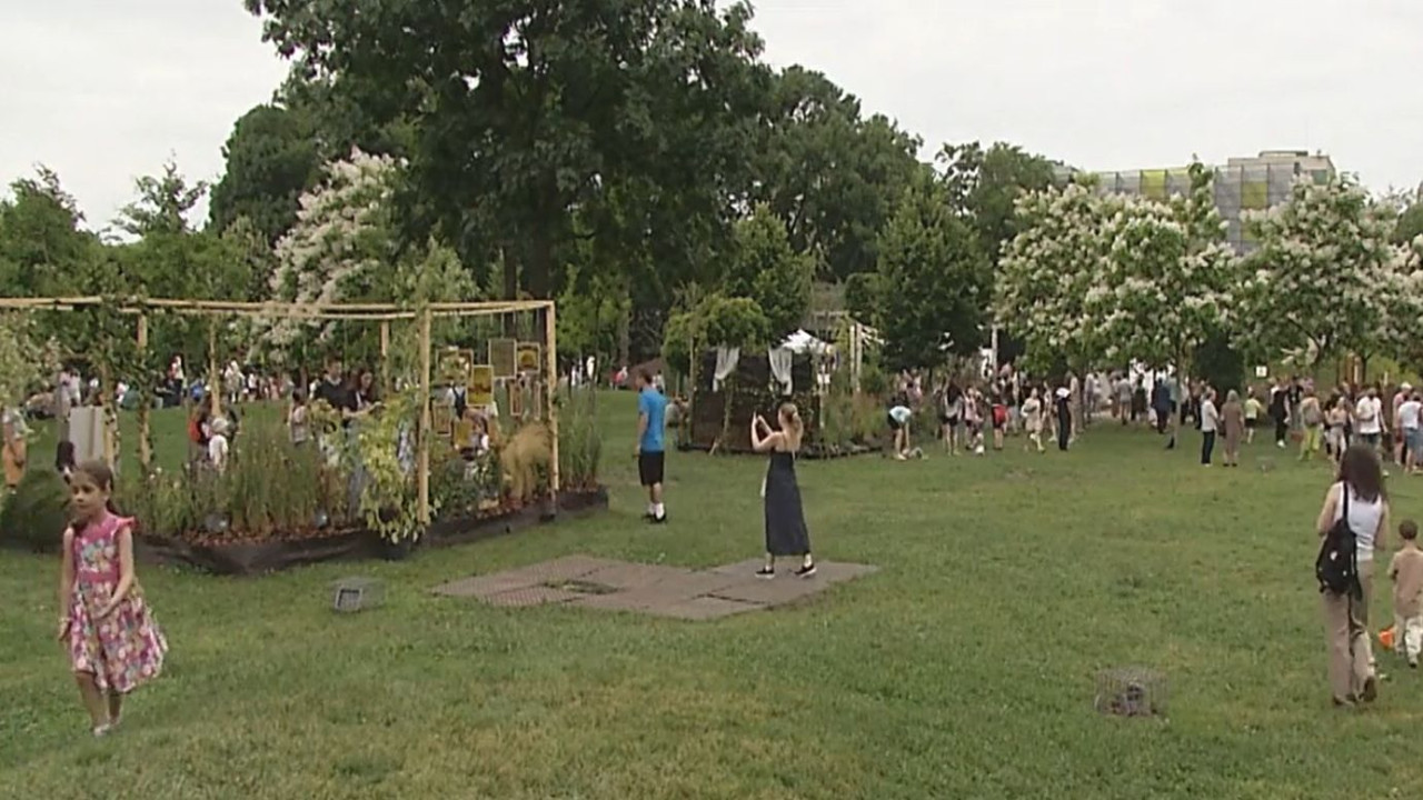 Mii de vizitatori la Festivalul Florilor din Parcul Drumul Taberei