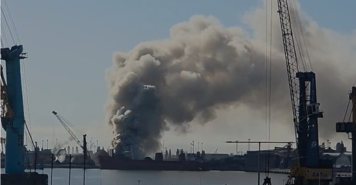Incendiu masiv în Portul Constanța Sud-Agigea, mesaj RO-Alert