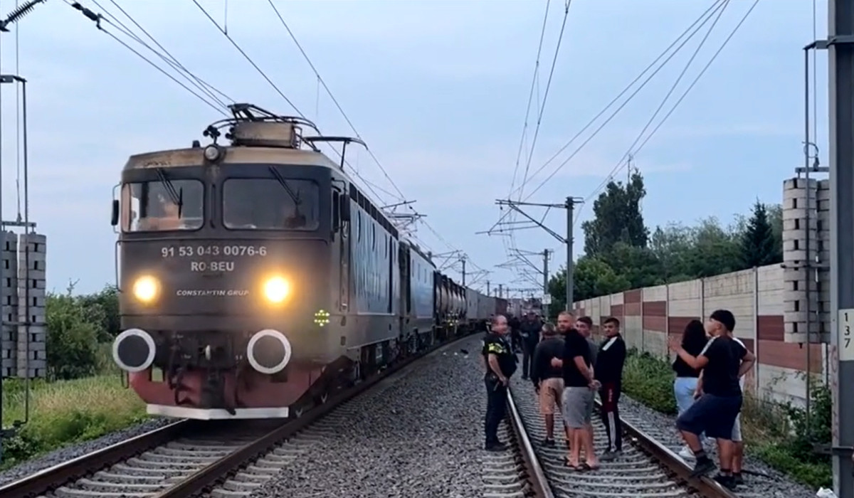Tragedie la Mediaș: Doi adolescenți loviți mortal de locomotivă