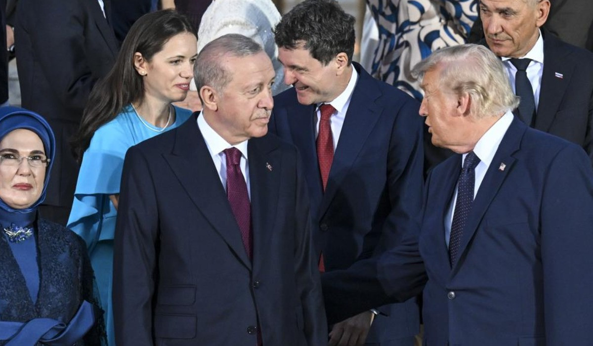 Reacția lui Nicușor Dan, întrebat ce le-a spus Trump lui și Mirabelei la poza de grup