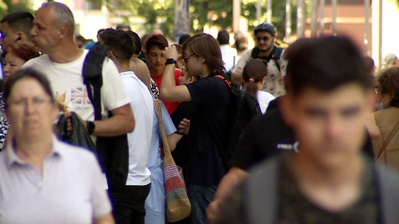 Cele două Românii: salariul mediu în București, aproape dublu față de Teleorman