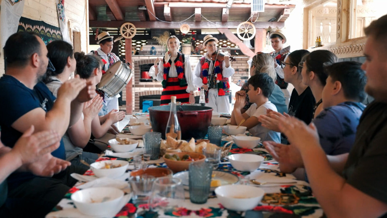 Poza pentru articolul Unde mănânci ca la bunica acasă. Punctele gastronomice locale cuceresc turiştii