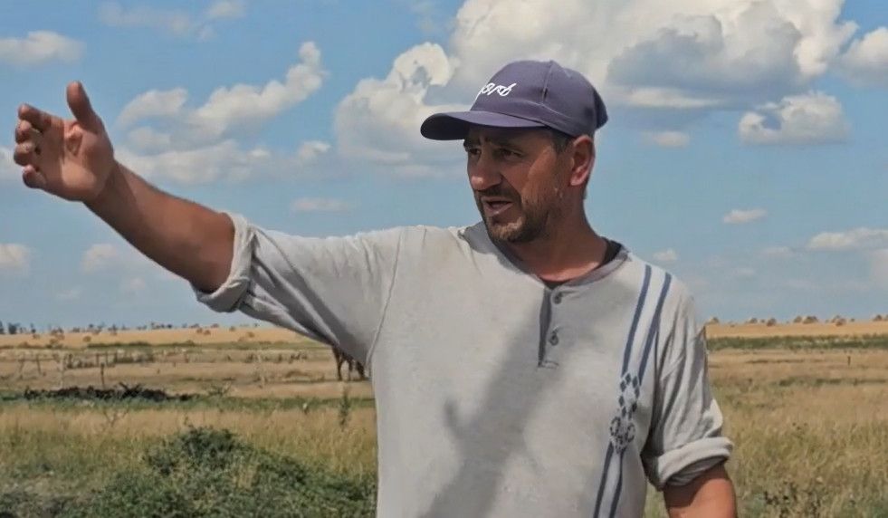 Poza pentru articolul EXCLUSIV. Mărturia ciobanului care a găsit primele fragmente ale dronei doborâte la Buzău: "Era o gaură mare"