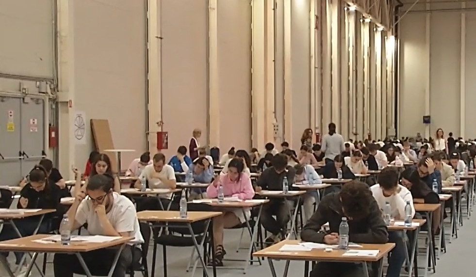 Patru candidaţi pe un loc la Medicină, însă sistemul e în colaps. Spitalele îi aşteaptă cu posturile blocate