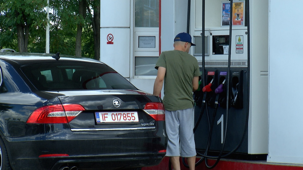 Motorina, la un pas de 10 lei pe litru. Un plin s-a scumpit cu peste 35 de lei într-o lună