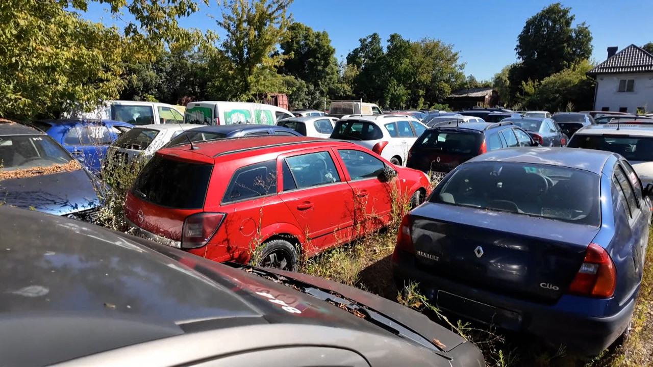Ce mașini poți cumpăra cu 50 de lei în Cluj. Primăria a scos la licitație 43 de autoturisme