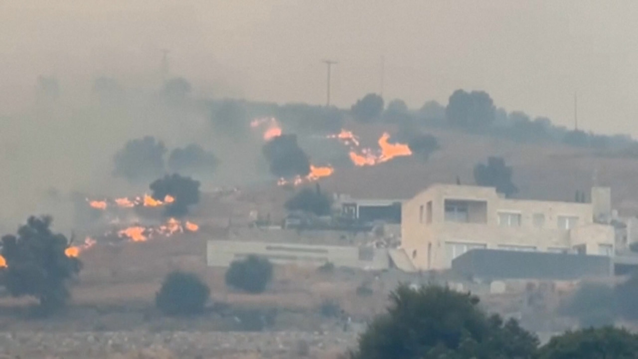 Coșmar în destinațiile preferate de români. Mii de oameni evacuați din calea incendiilor din Europa