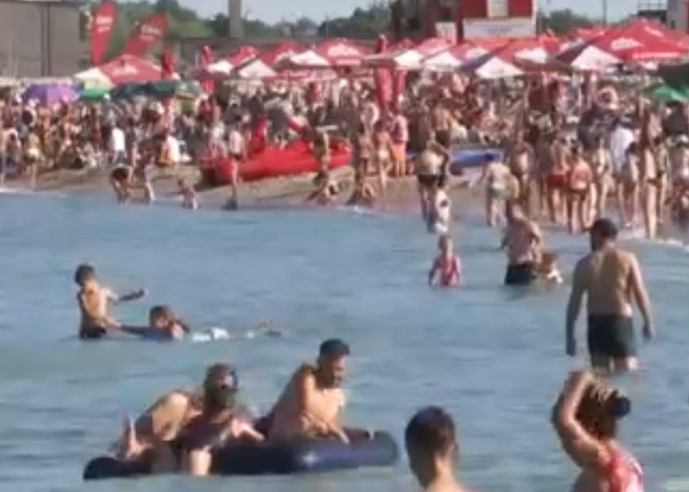 Primul weekend de august vine cu preţuri de iulie pe litoral. Cât costă un sejur de 5 nopţi