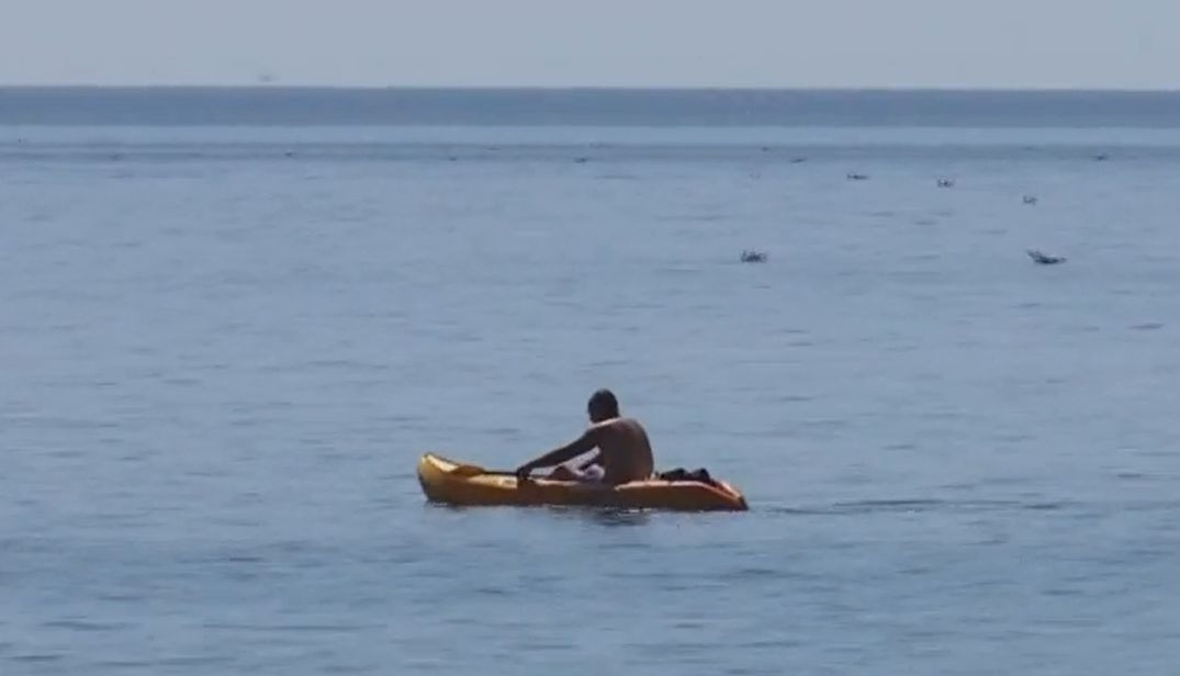 Prețurile sporturilor nautice pe litoral: cât costă o oră de paddle sau kitesurfing