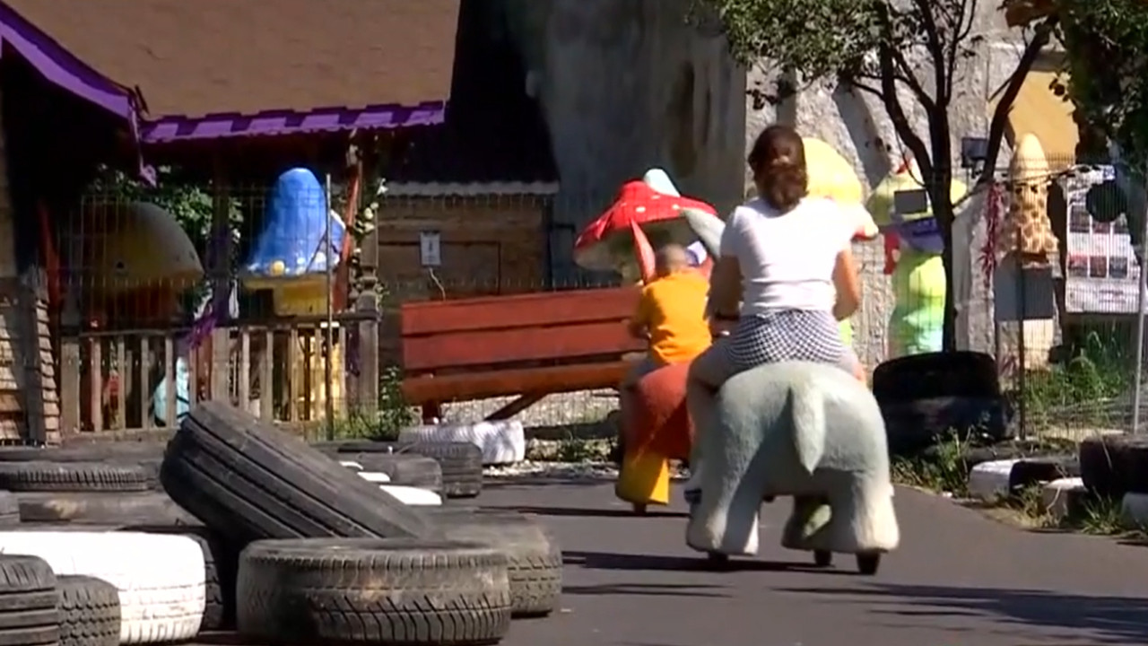 Unde merg familiile cu copii în vacanţă: parcurile tematice, tot mai căutate