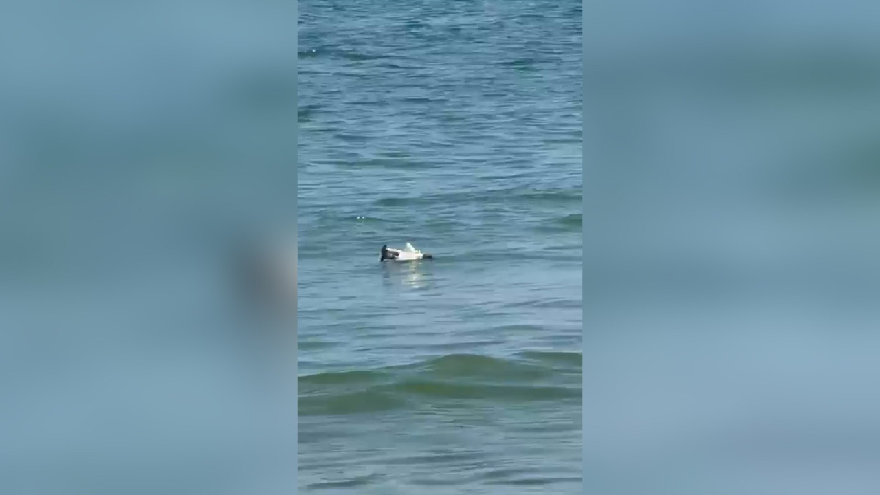 Alertă pe plajă la Mamaia: posibile rămăşite de dronă lângă mal. Probele au fost ridicate de SRI