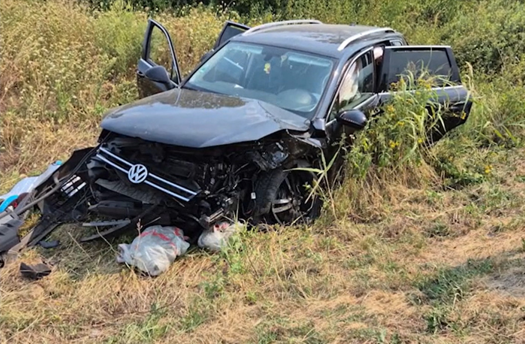 Accidente în lanț pe "Drumul Morții" din Banat. Un adolescent de 16 ani a murit, iar alte 9 persoane rănite