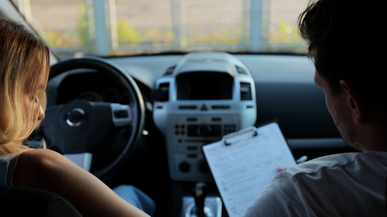 Schimbare radicală la examenul de permis auto. Reguli reintroduse după 26 de ani