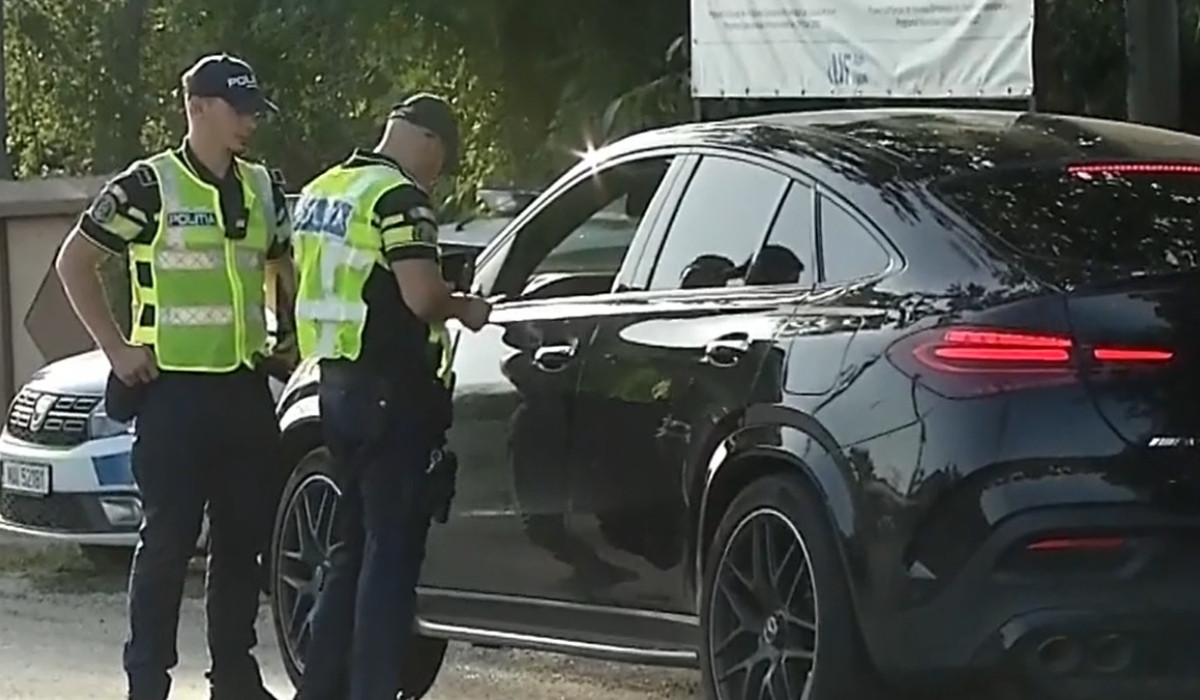 Au curs amenzile în traficul din Ilfov. La razie a fost şi un câine poliţist care să găsească droguri