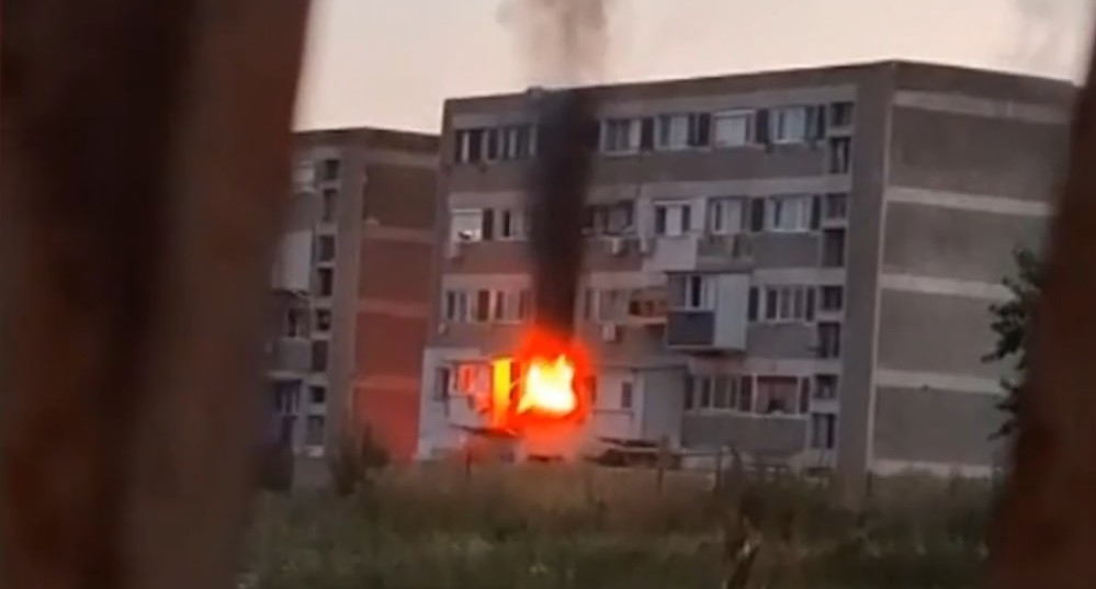Explozie puternică într-un bloc din Galați. Trei persoane sunt rănite, una e în stare gravă