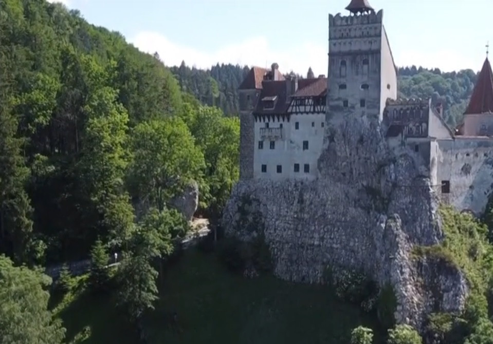 Cât o costă o săptămână la munte. Hotelierii au scăzut din prețuri pentru a atrage turiștii de la mare