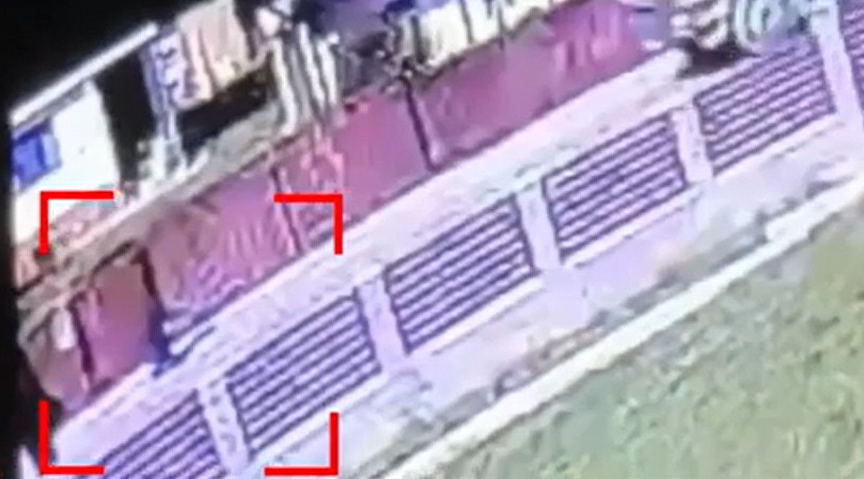 Motociclist bulgar, ucis într-un accident în Mehedinți. A fost aruncat peste gard, în curtea unei familii
