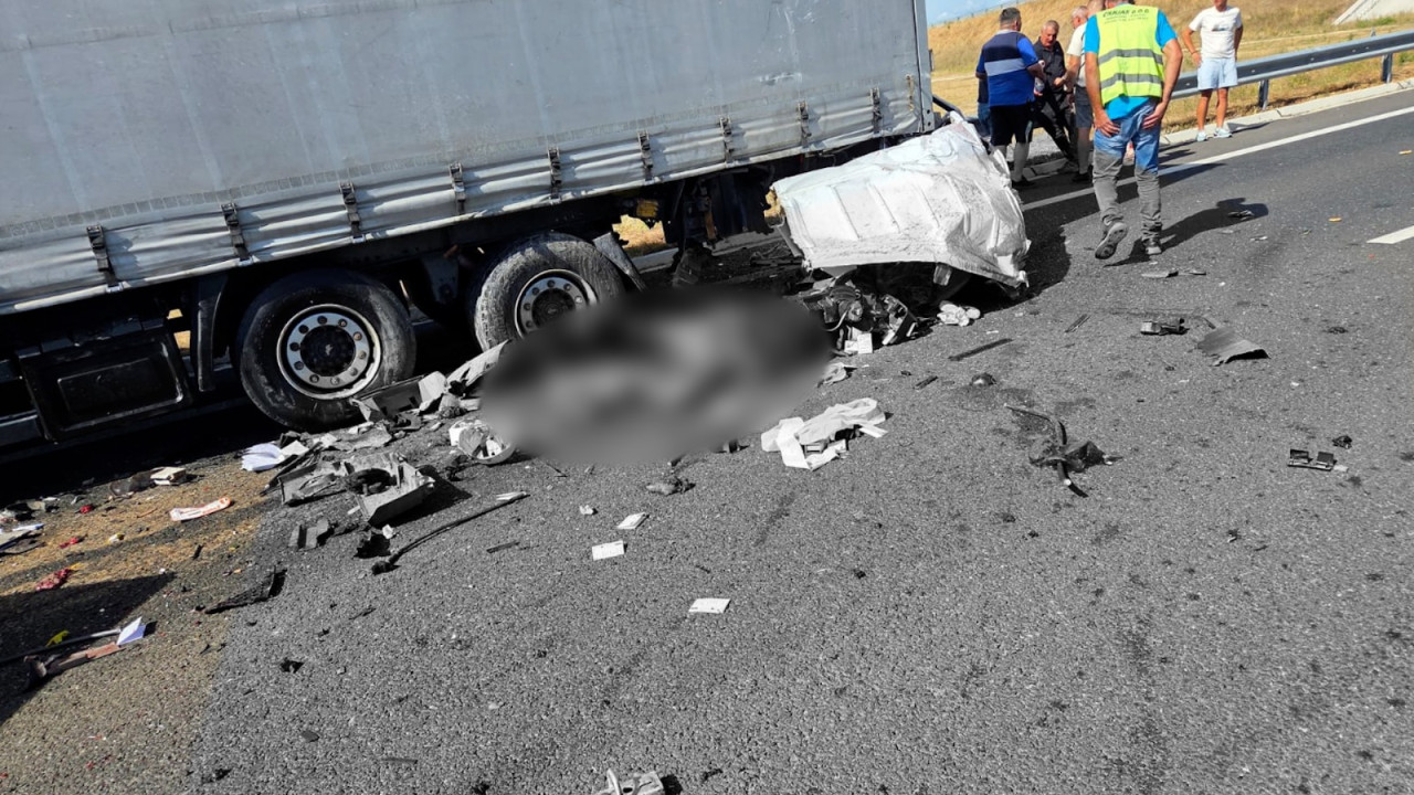Accident rutier cu 3 morți și 3 răniți, în județul Olt. Circulația pe DEX 12 este oprită