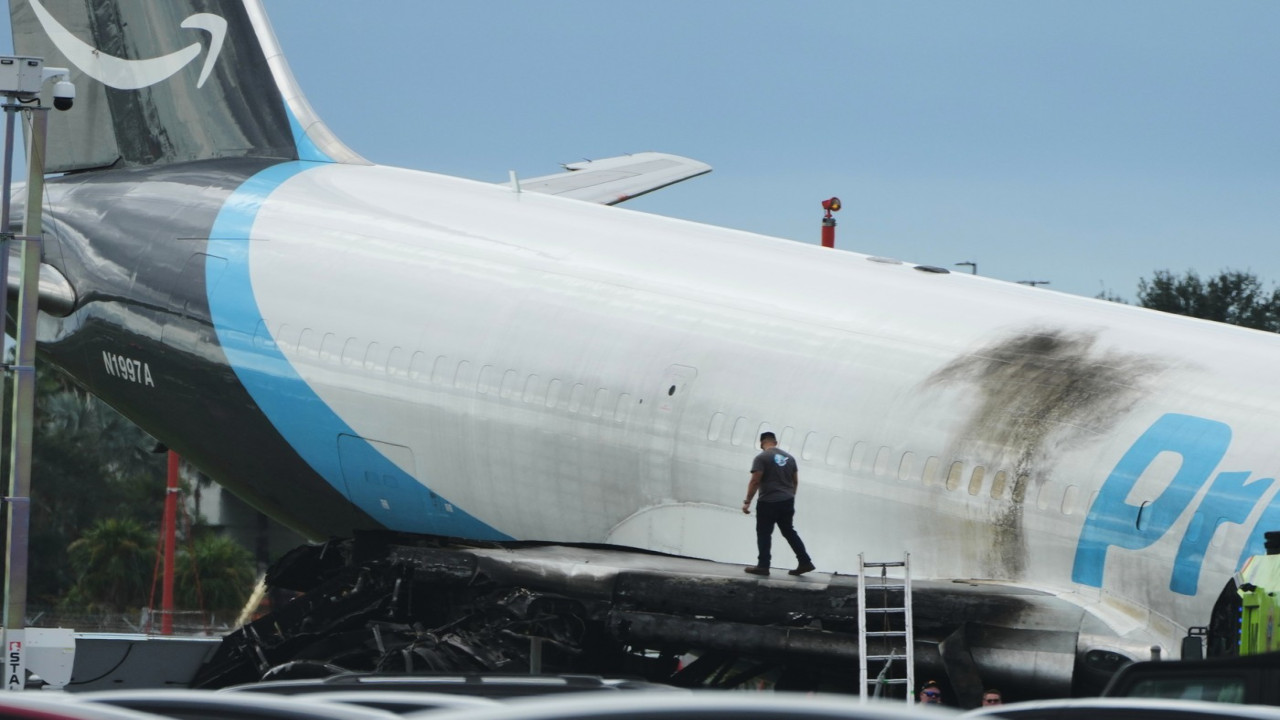 Cum s-a produs accidentul aviatic cu 5 morți din Miami. Aeronava a aterizat peste mai multe mașini