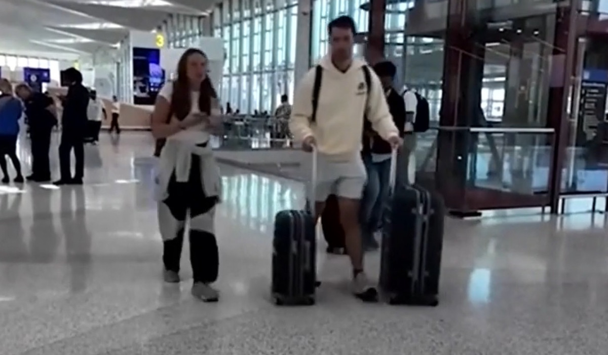 Sute de zboruri blocate pe aeroporturile din New York și Boston, după ce un muncitor a tăiat un cablu
