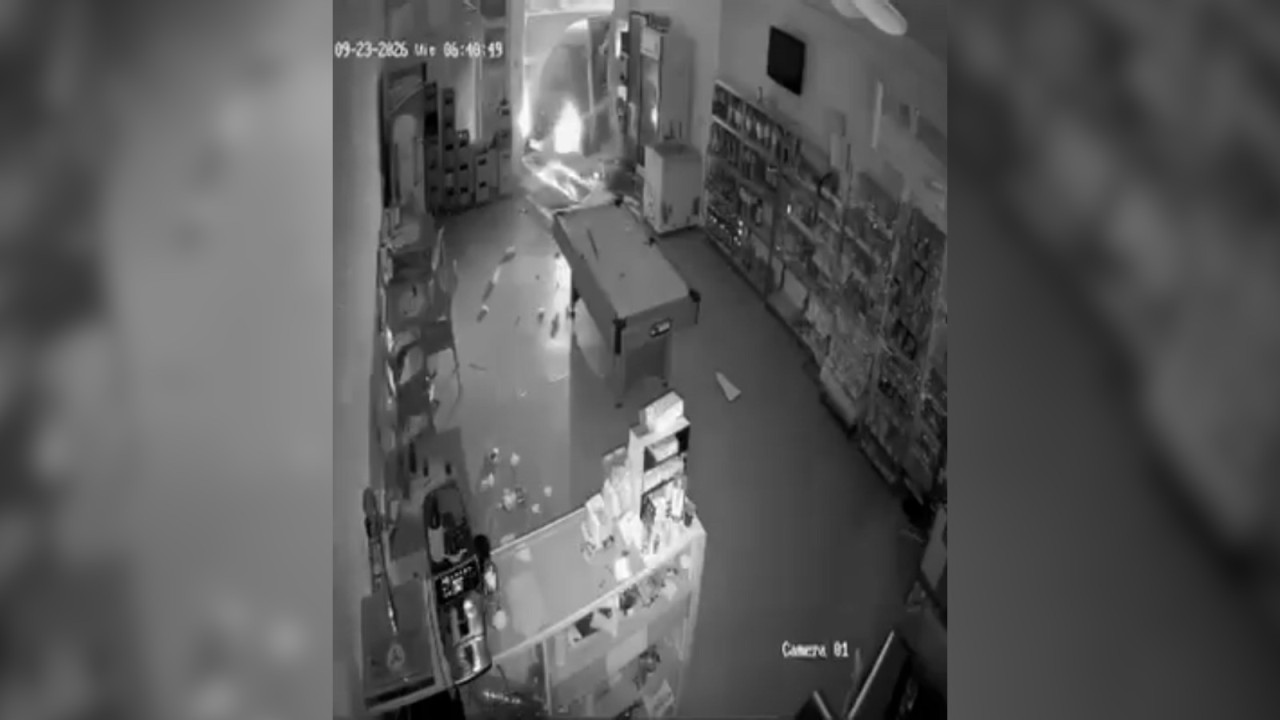 A evadat din arestul la domiciliu, a furat o mașină și a făcut accident. Șoferul din Argeș, alcoolemie de comă