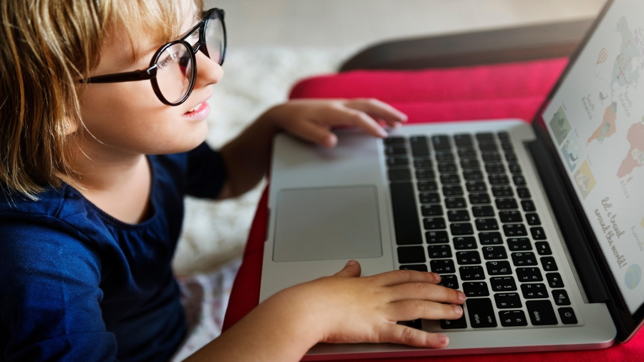 Cât de pregătiți sunt copiii români pentru pericolele de pe internet. Rezultatul care ne pune la coada Europei