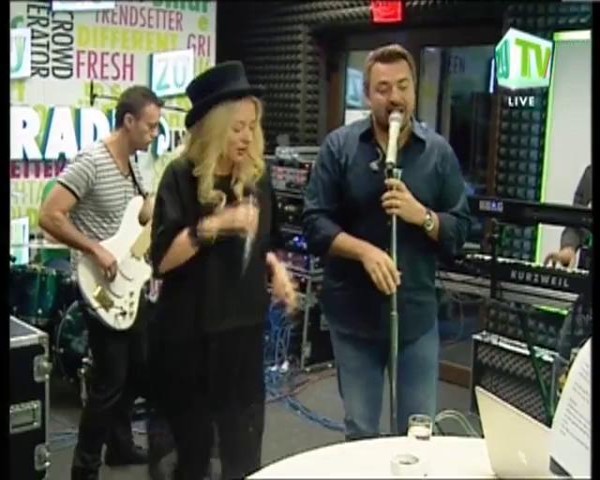 Horia Brenciu ft. Delia - Inima Nu Vrea LIVE @MorningZU