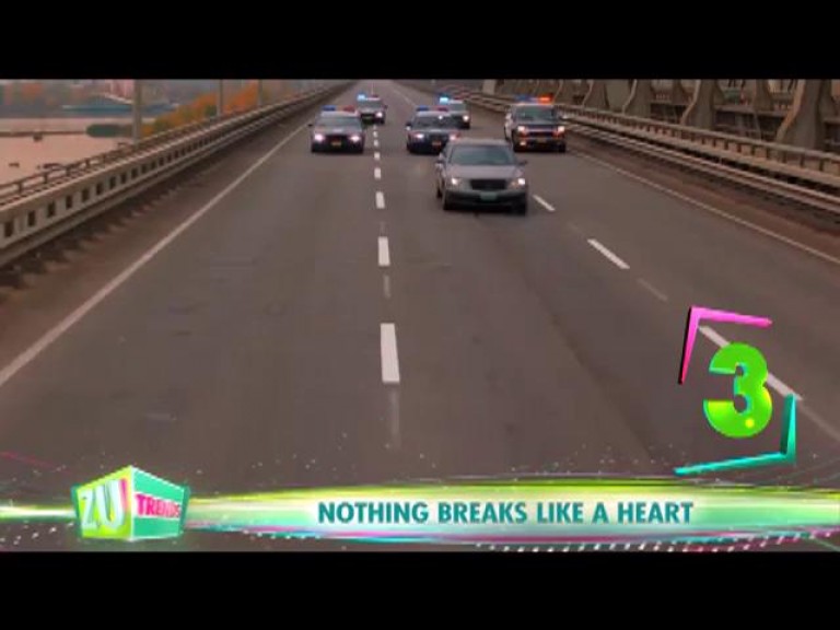 Miley Cyrus și Mark Ronson au lansat o super piesă