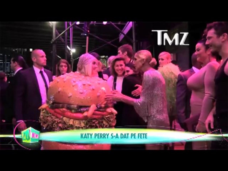 Katy Perry s-a dat pe fete